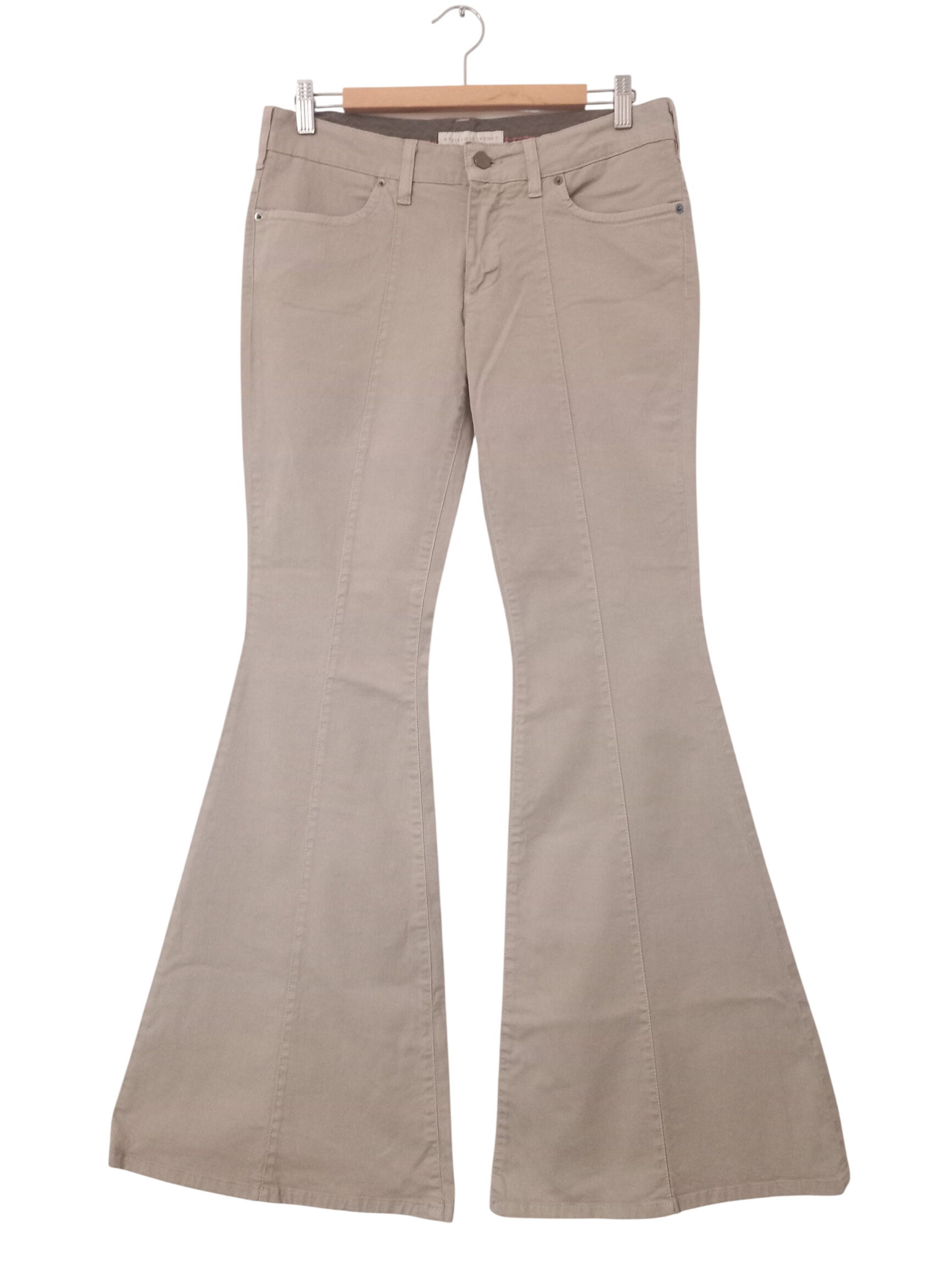 Acheter Jeans femme beige pattes d'éléphant Stella Mc Cartney 40/42 Bon état - 80,00 € Jeans femme beige pattes d'éléphant Stella Mc Cartney 40/42 Bon état - reconditionné disponible sur Label Emmaüs